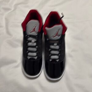 Nike Air Jordan Max Aura 2 Blackred Youth Sneakers Shoes Cn8094-006.Blkred,6 Boy